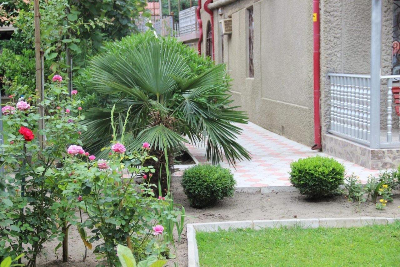 Hotel Oniks Kutaisi Zewnętrze zdjęcie