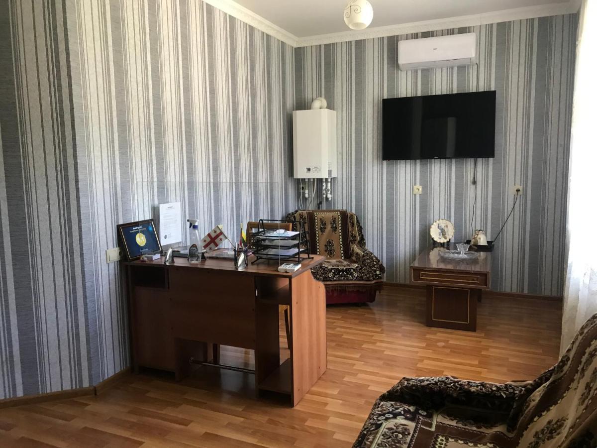 Hotel Oniks Kutaisi Zewnętrze zdjęcie